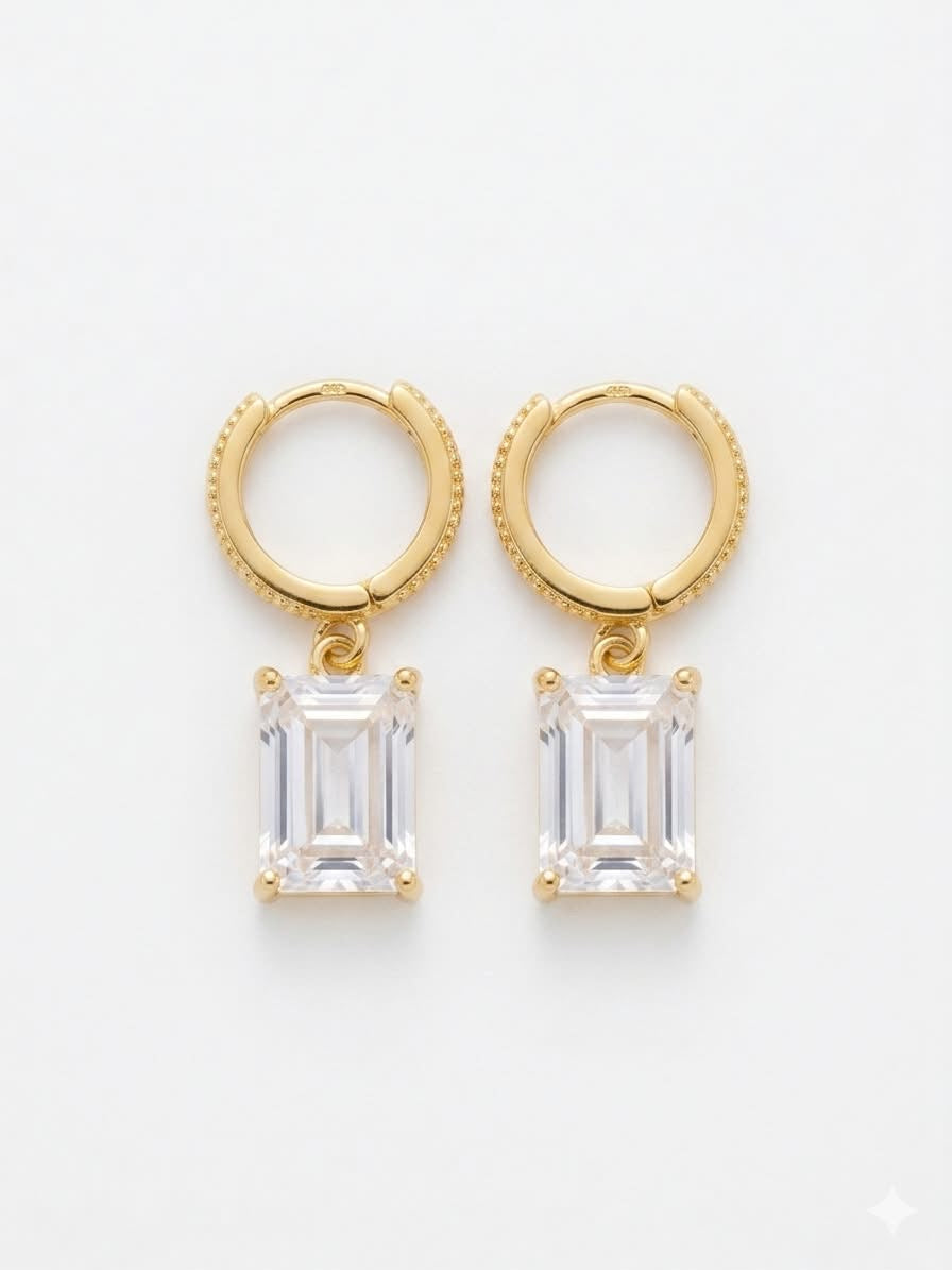 Orecchini Hoop con pendente Emerald Cut