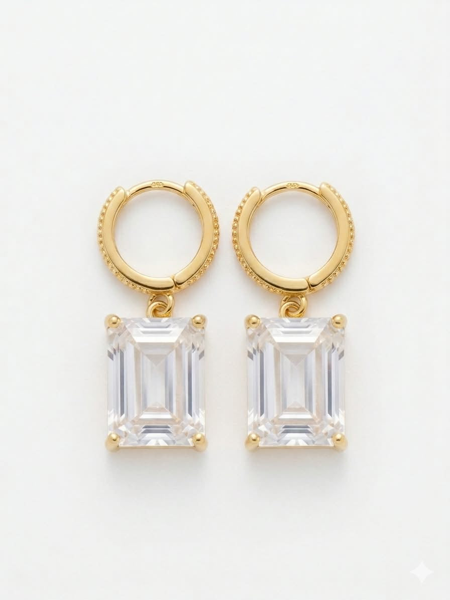 Orecchini Hoop con pendente Emerald Cut