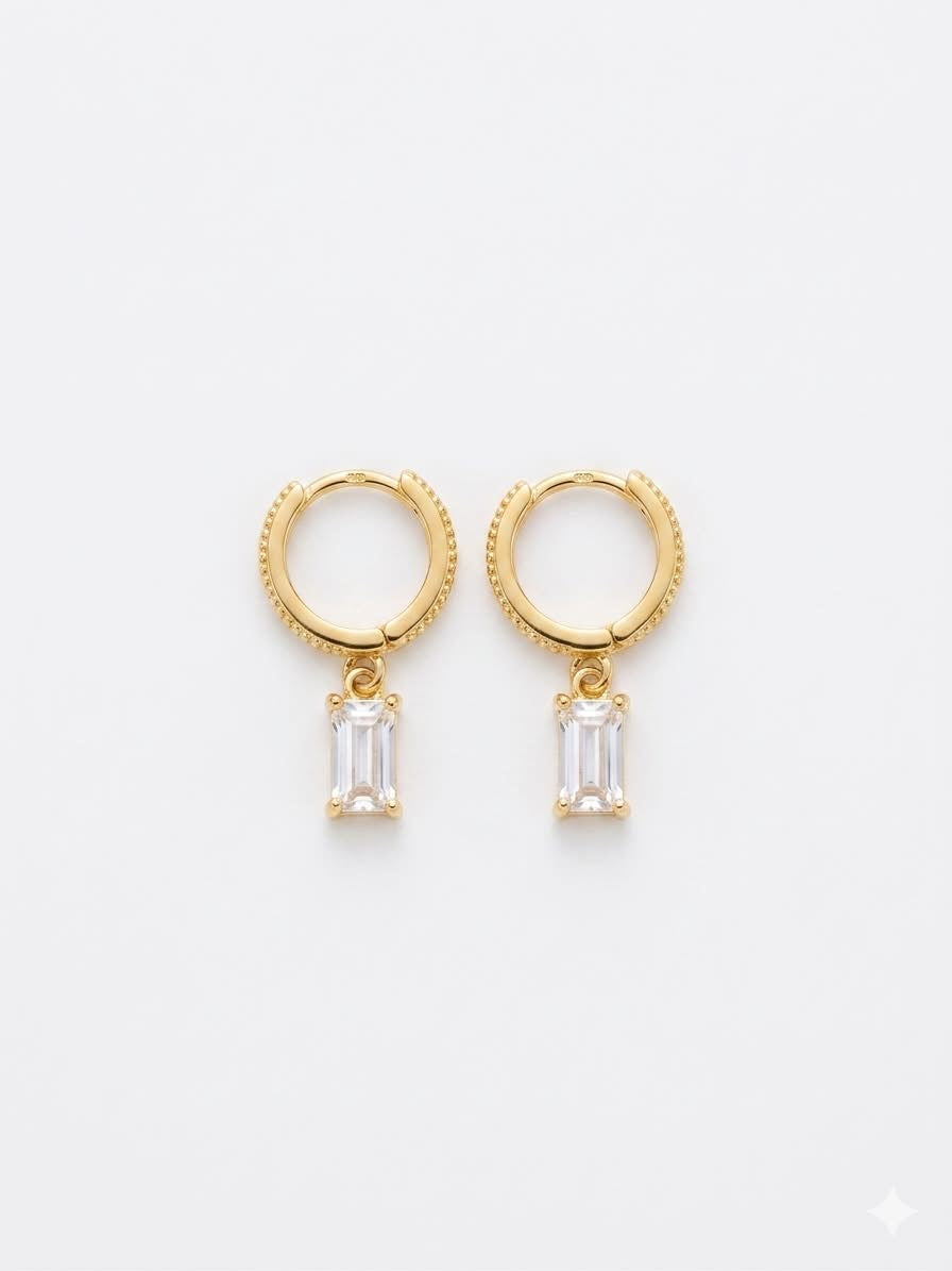 Orecchini Hoop con pendente Emerald Cut